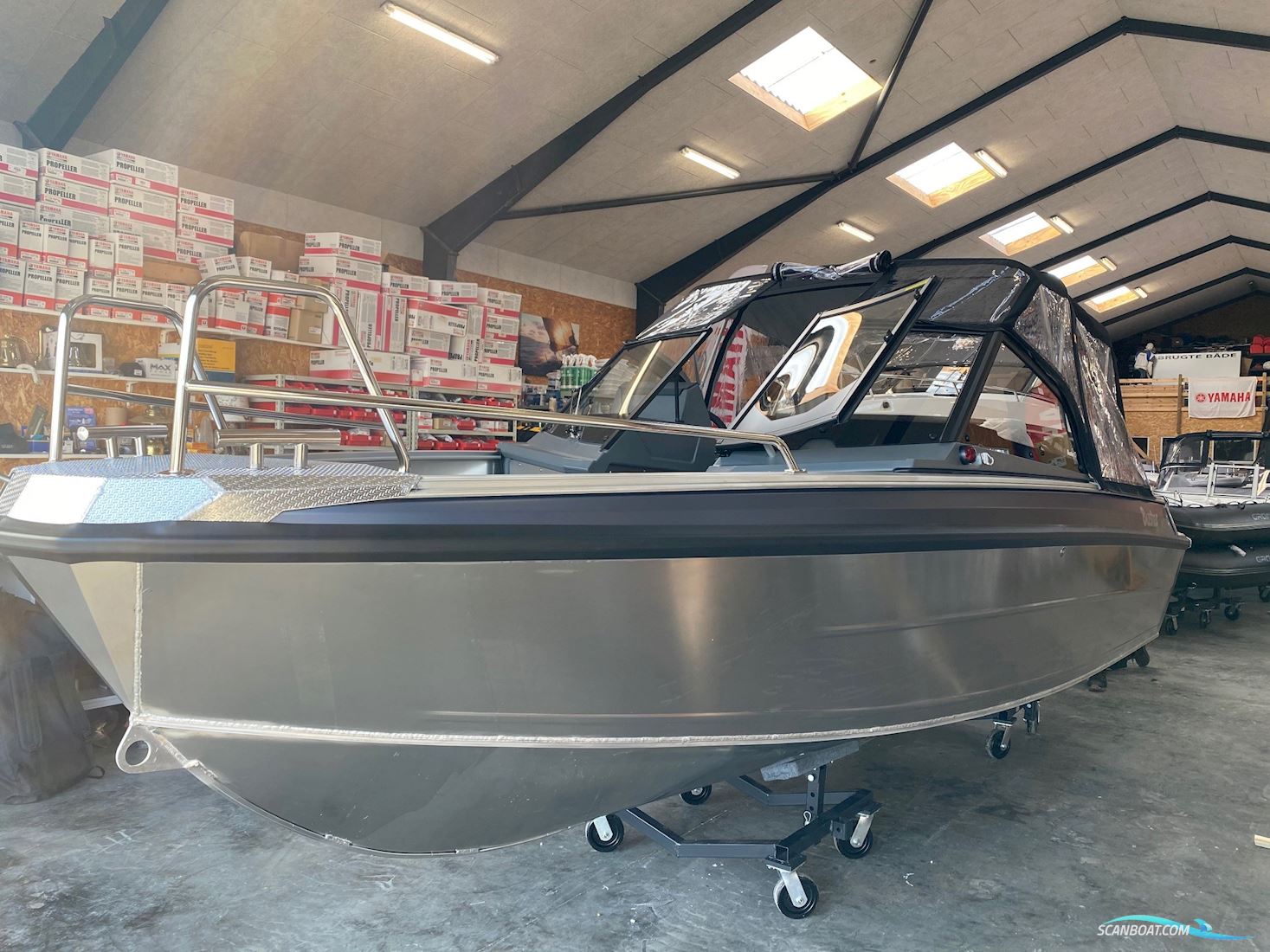 Buster XL m. F100 Motor