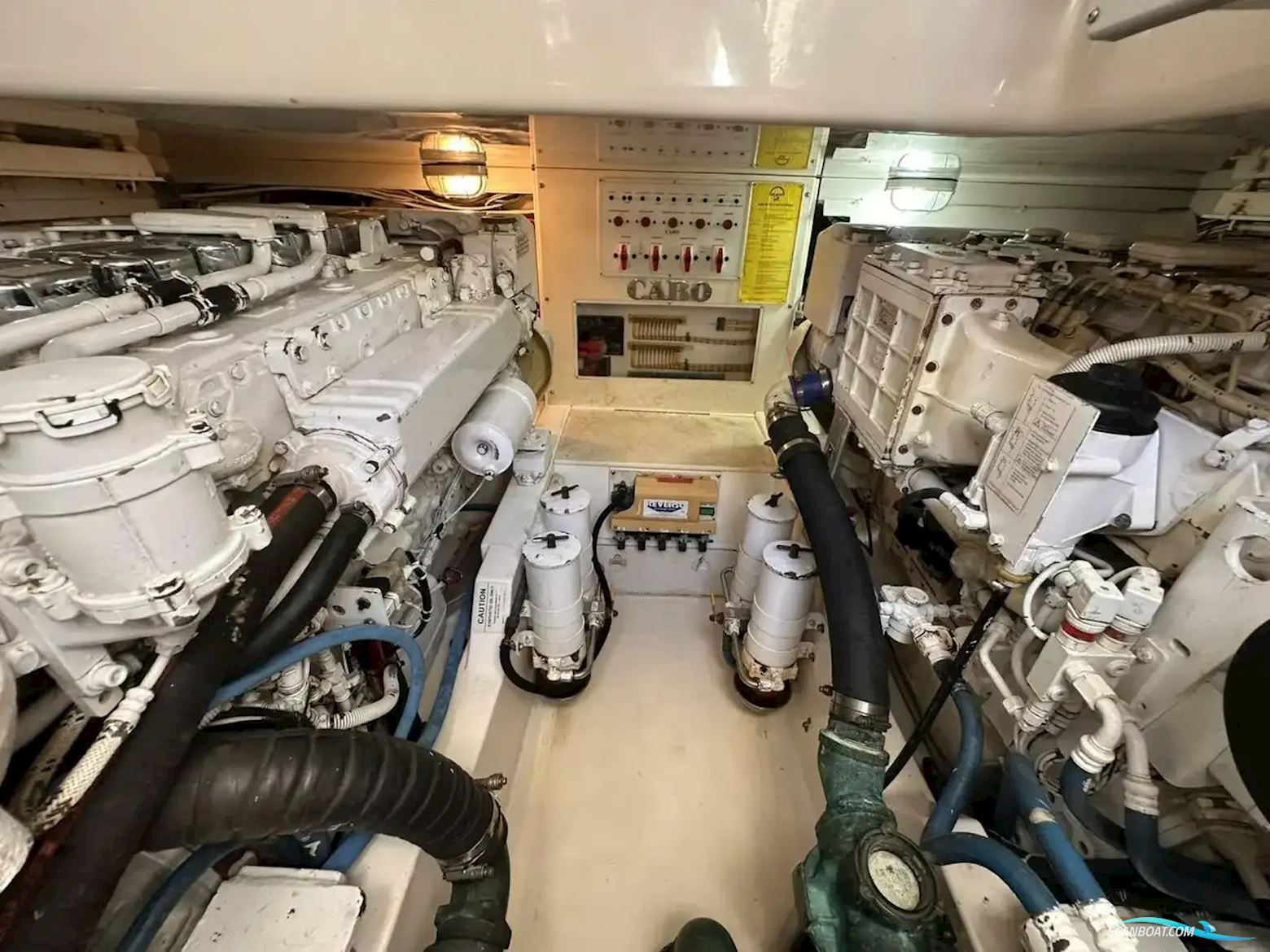 CABO Flybridge Sportfisherman