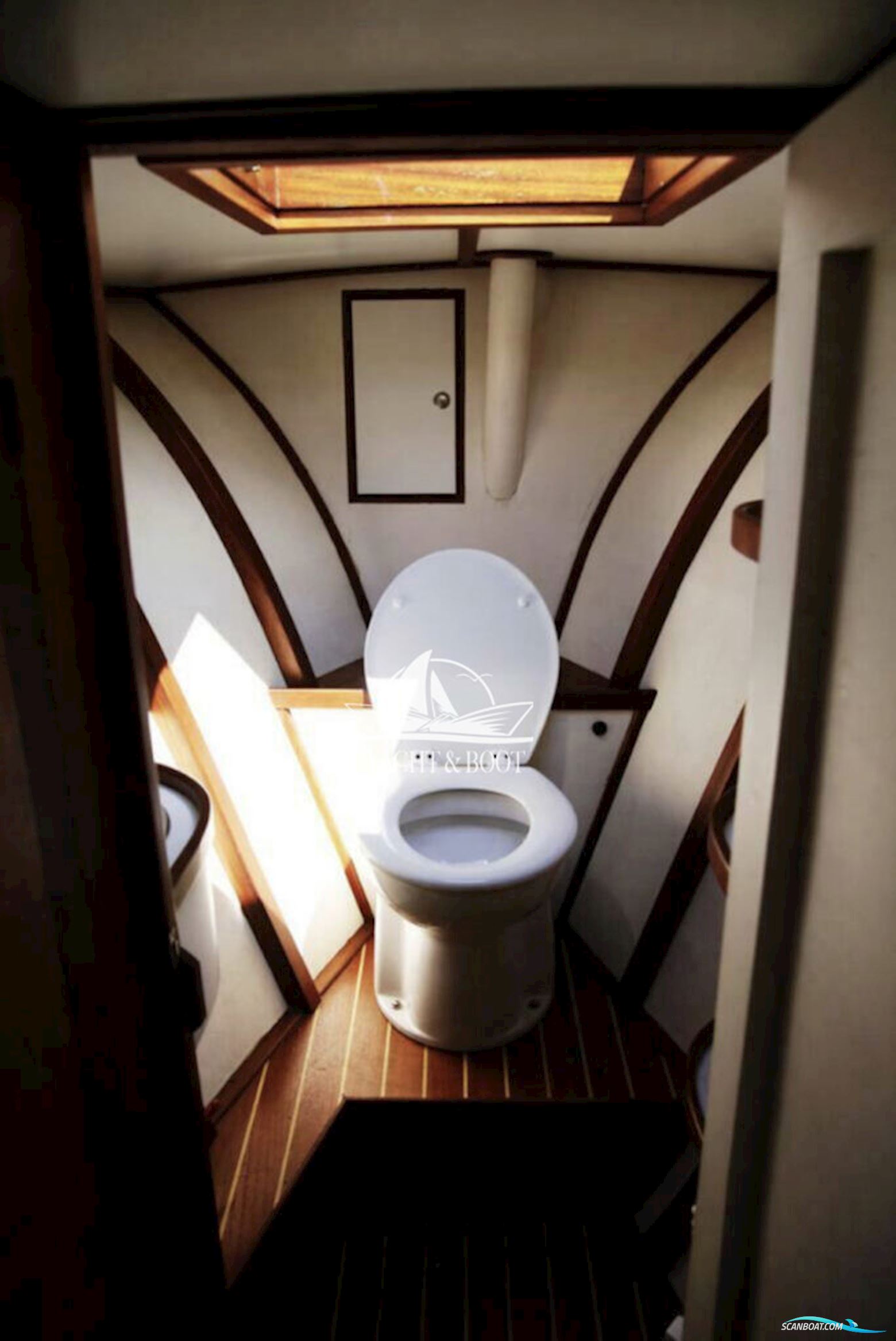 CAMMENGA Backdecker