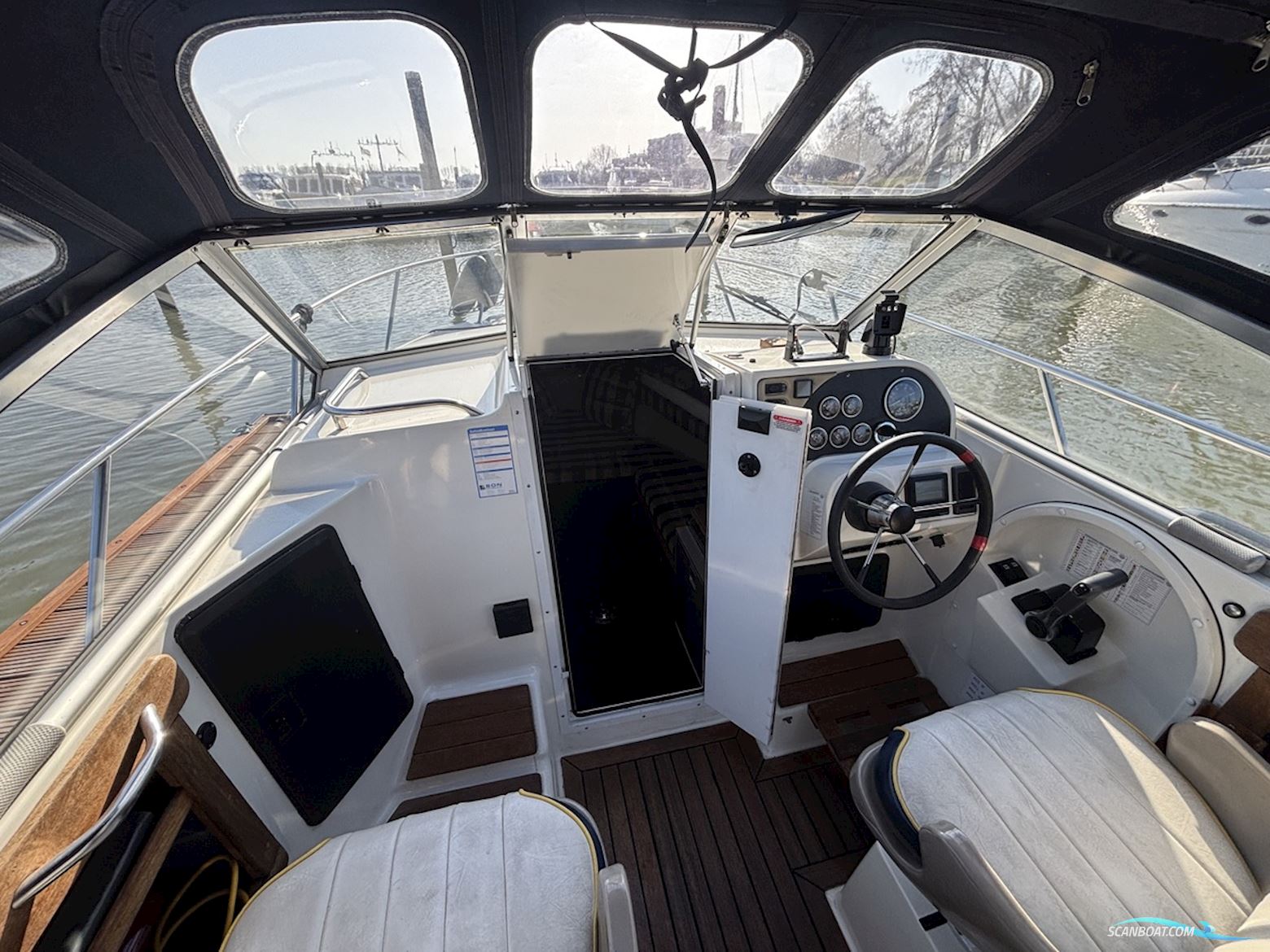 Campion 672 Explorer