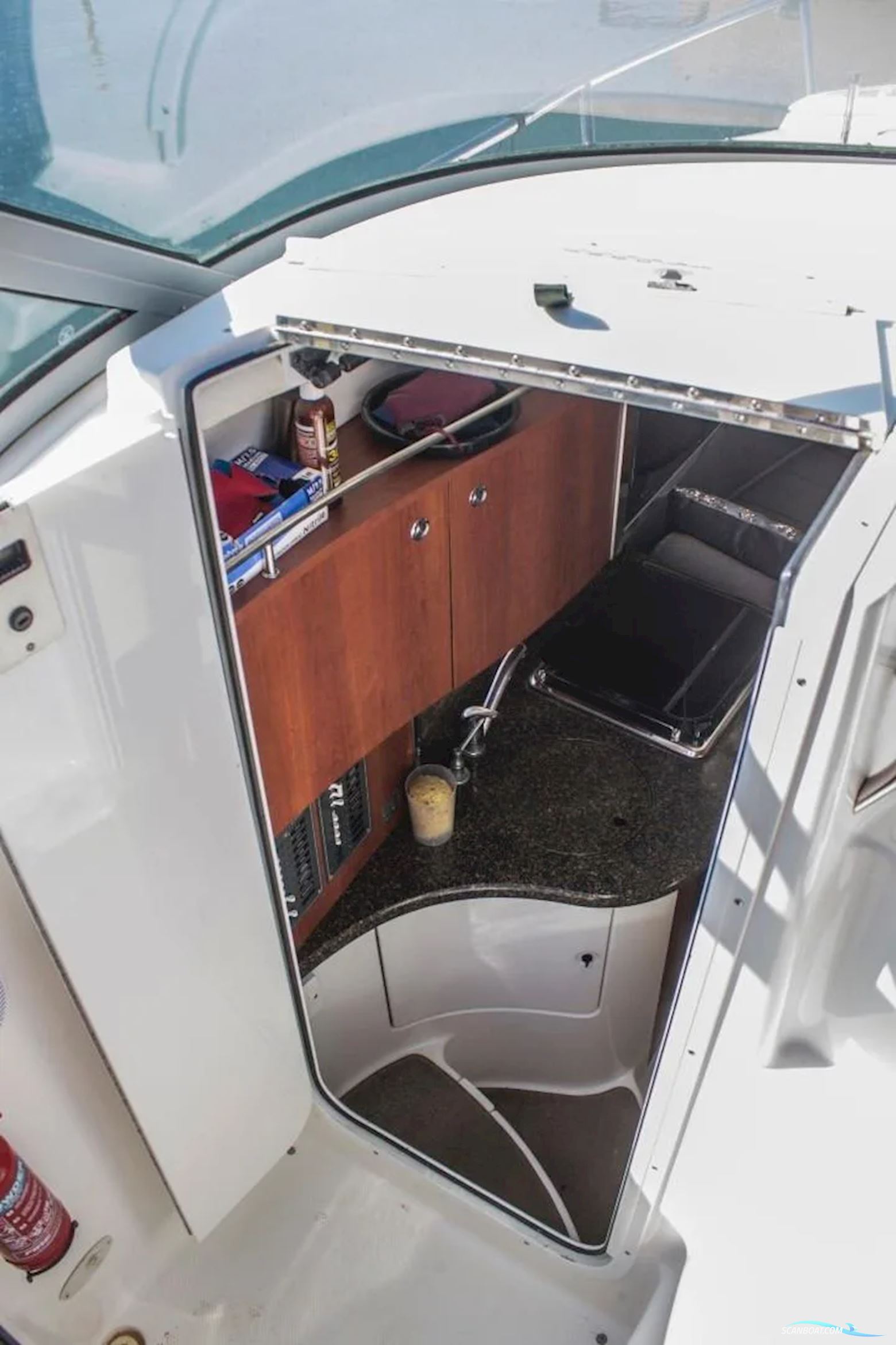Campion Allante 825 Mid Cabin