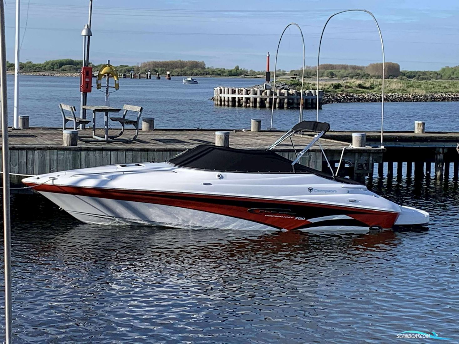 Campion Chase Performance 700