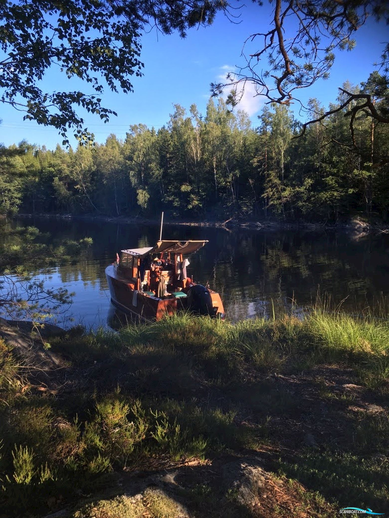 “Caoba” – Unik Hemingway-Inspireret Mahognibåd Med Moderne Konstruktion