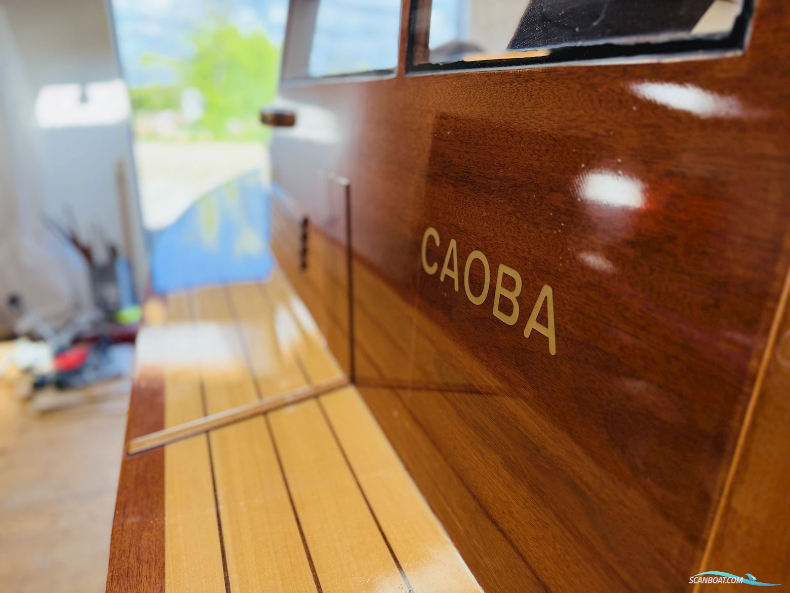 “Caoba” – Unik Hemingway-Inspireret Mahognibåd Med Moderne Konstruktion