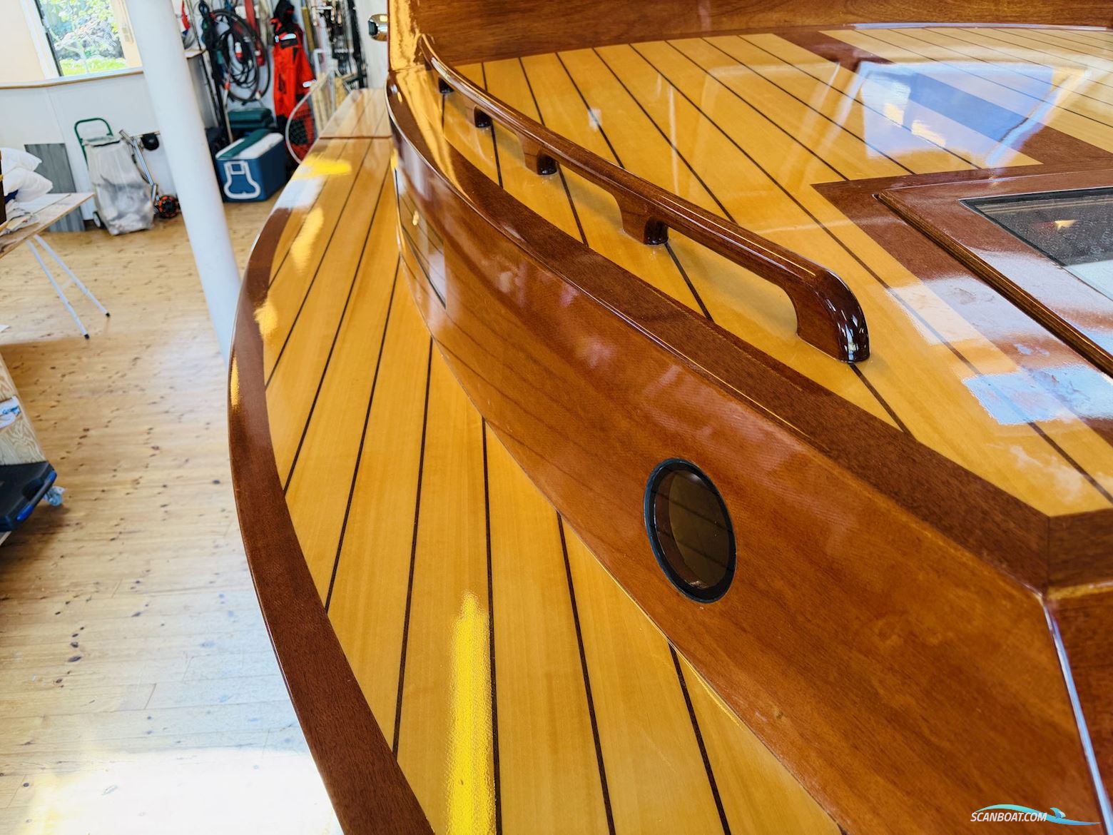 “Caoba” – Unik Hemingway-Inspireret Mahognibåd Med Moderne Konstruktion