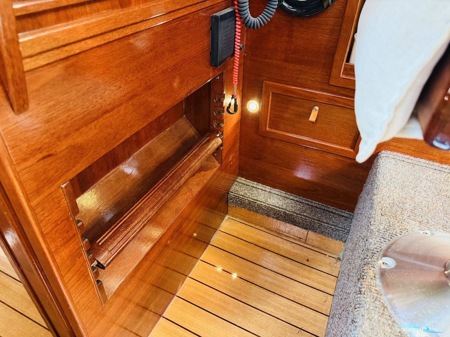 “Caoba” – Unik Hemingway-Inspireret Mahognibåd Med Moderne Konstruktion