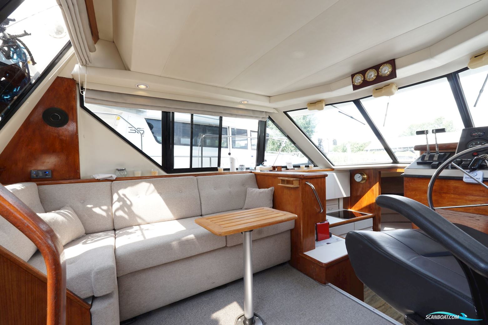 Carver 28 Flybridge