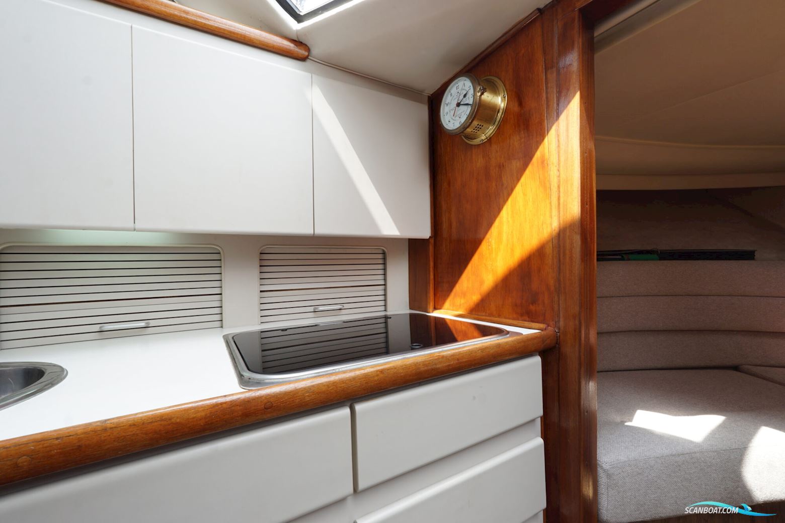 Carver 28 Flybridge