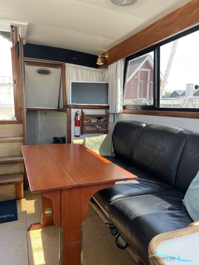 Carver 3207 Aft Cabin