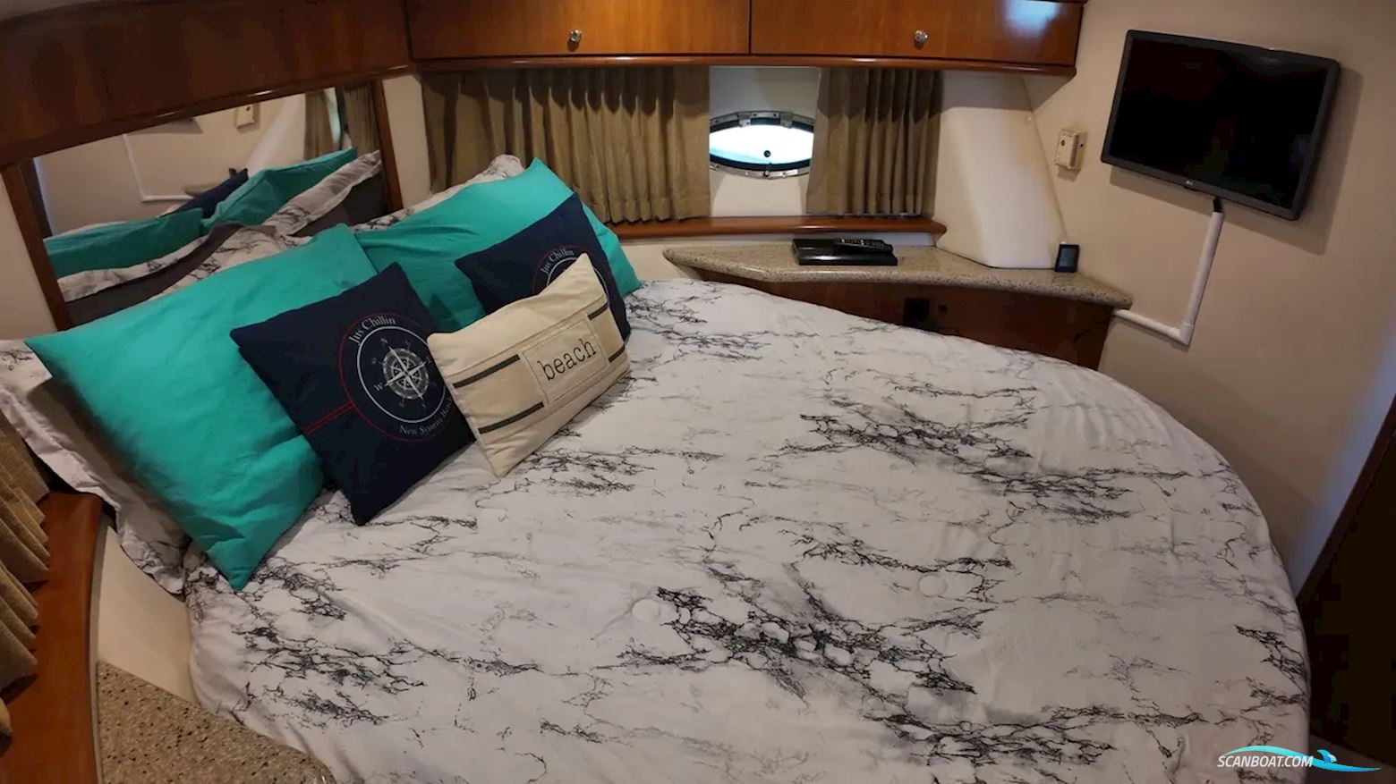 Carver 396 Motor Yacht