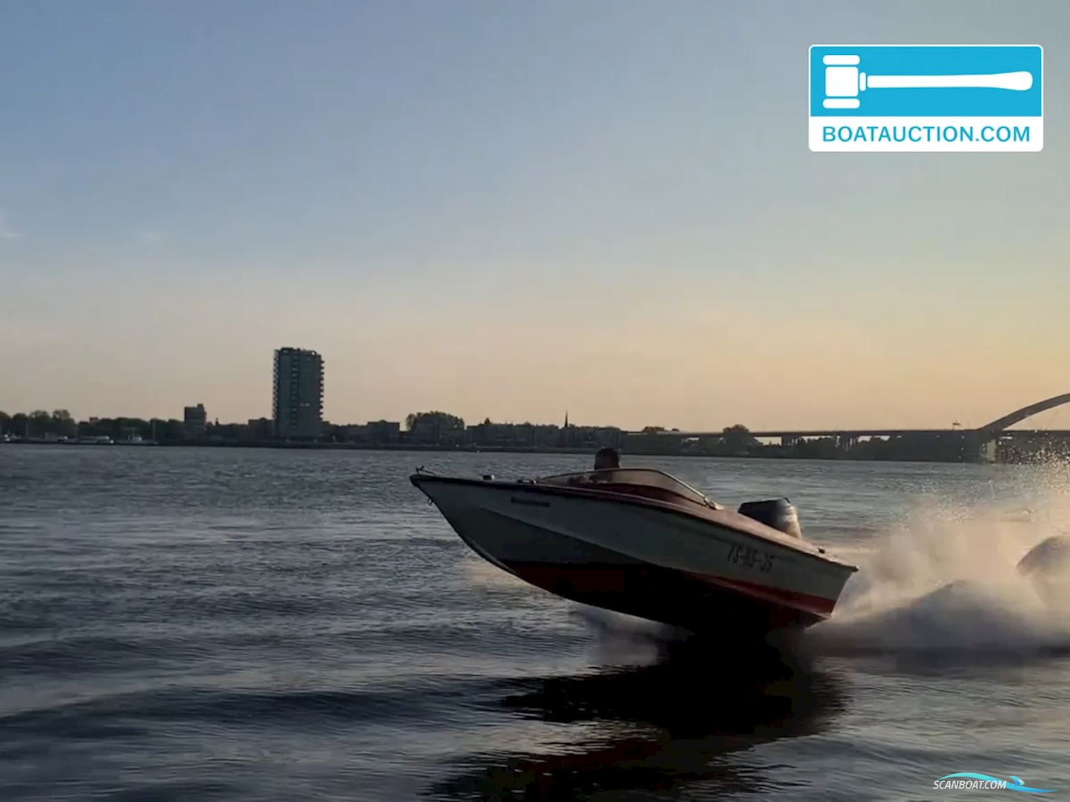 Castle Marine Comet 14
