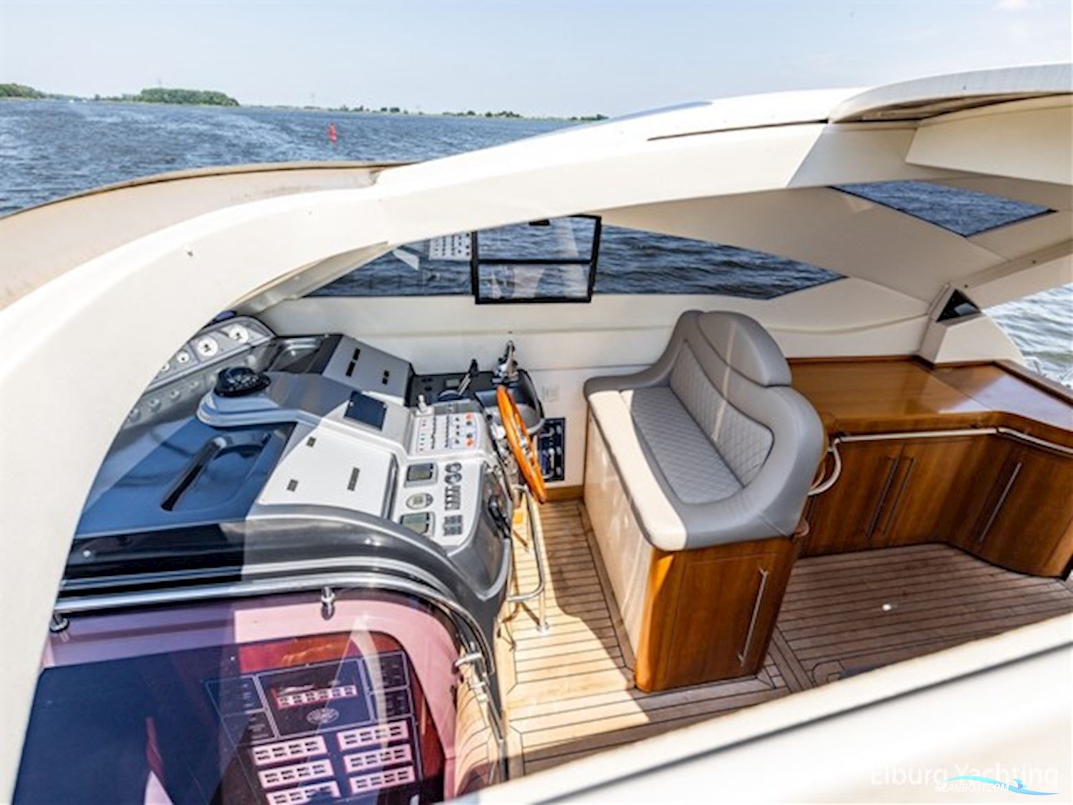 Cayman 52 Hardtop