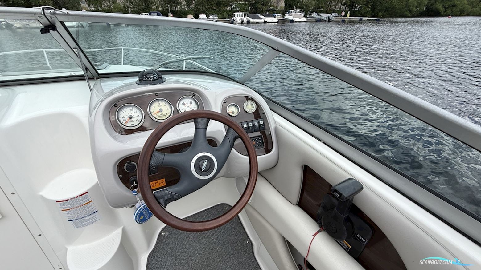 Chaparral 215 Ssi