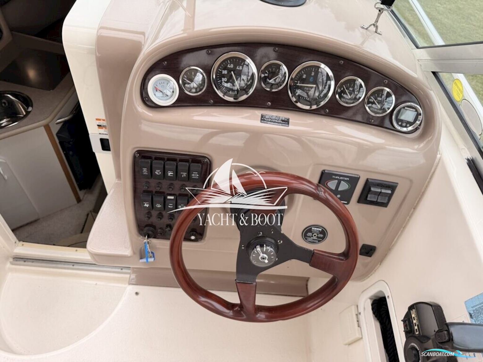 Chaparral 240 Signatur