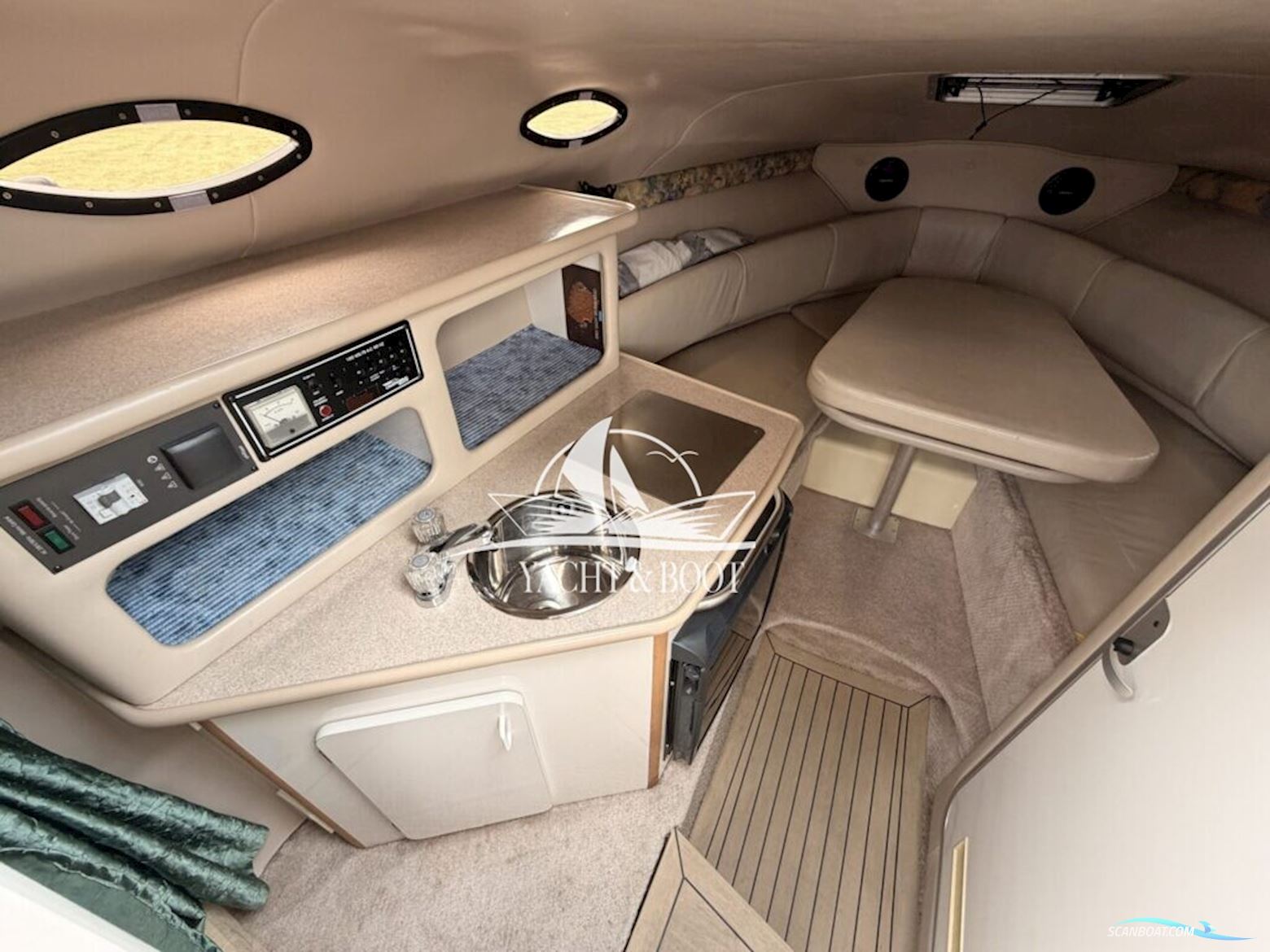 Chaparral 240 Signatur