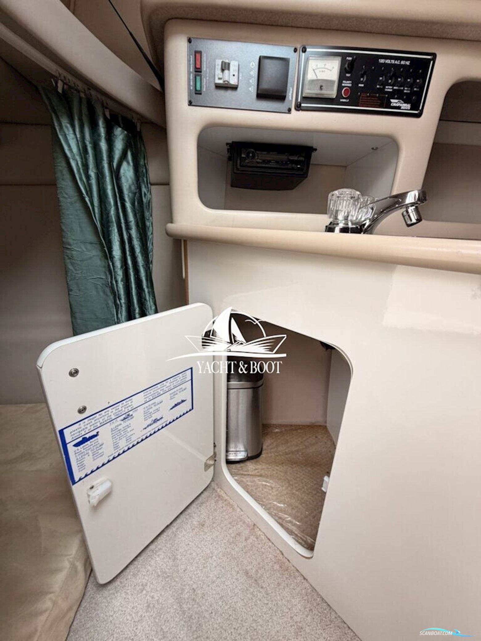 Chaparral 240 Signatur