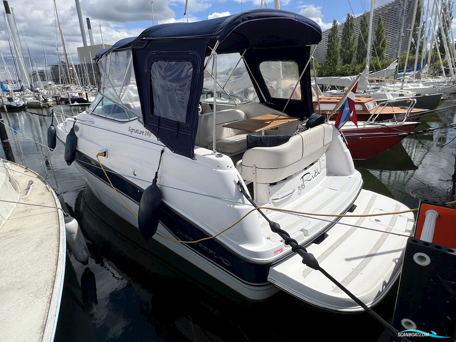 Chaparral 240 Signature