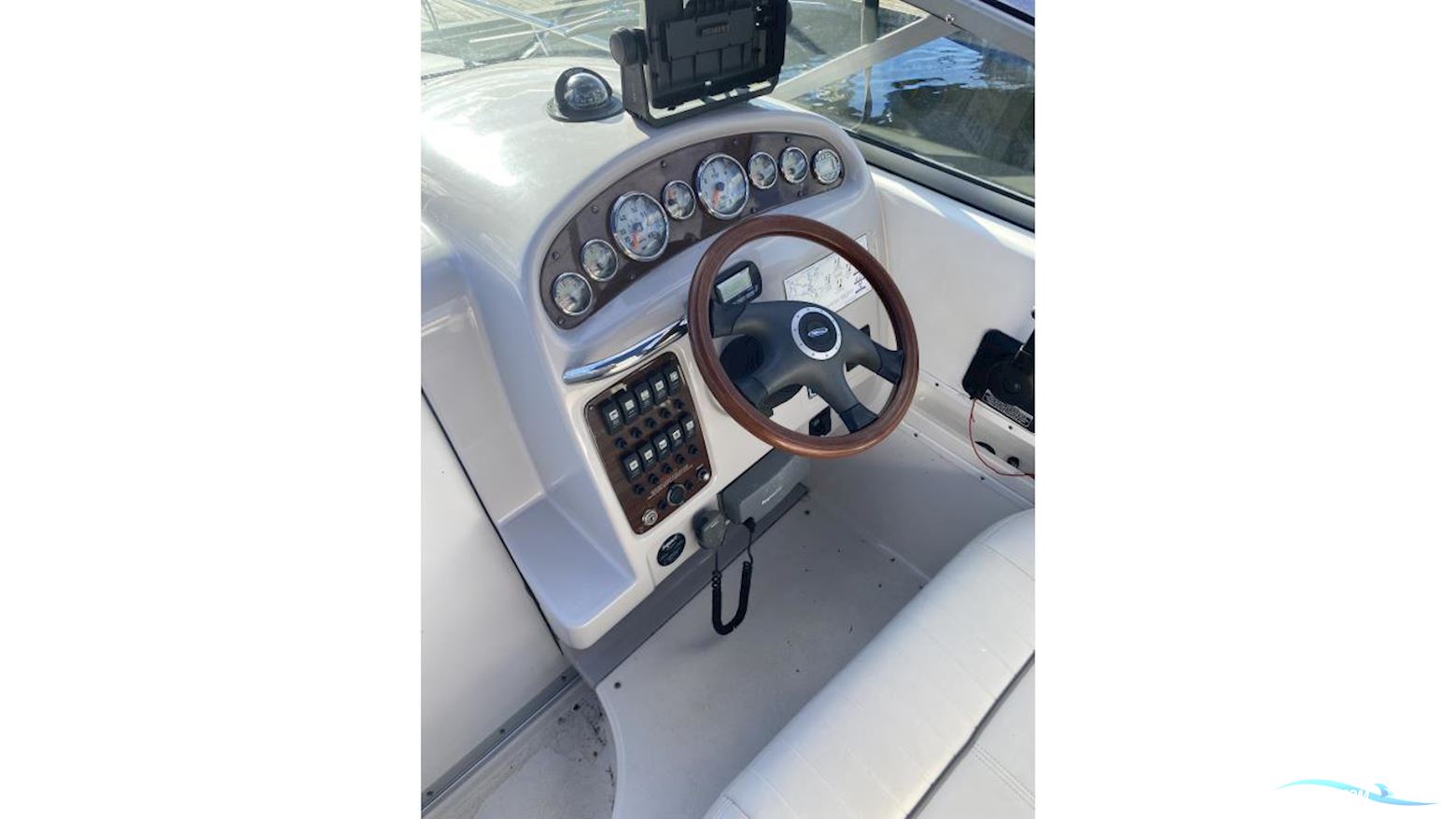 Chaparral 240 Signature