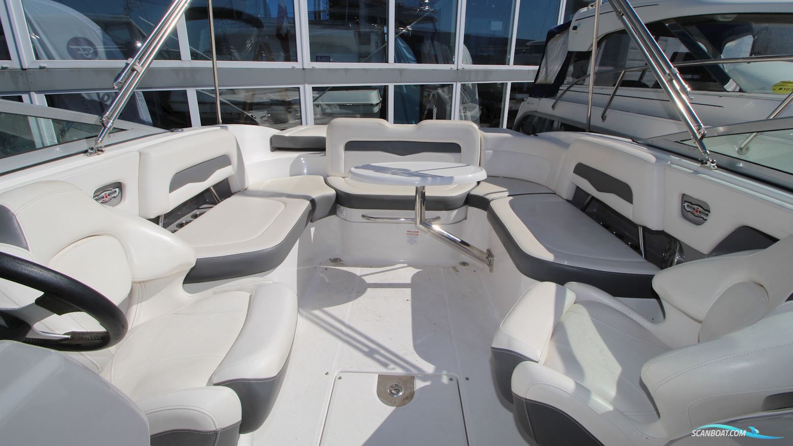 Chaparral 246 SSI Bowrider 