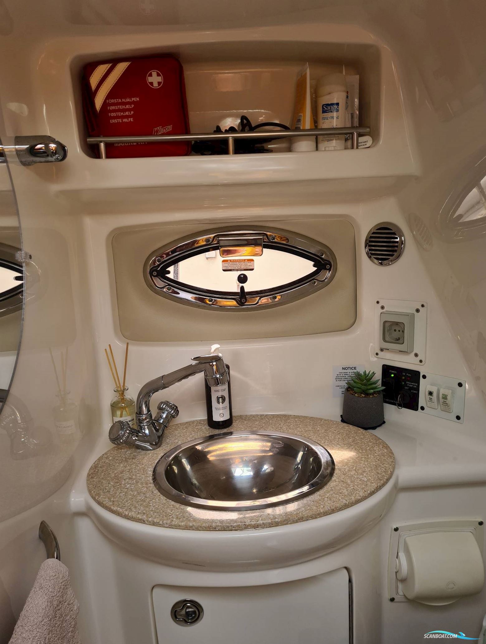 Chaparral 250 Signature - Volvo Penta 5.7L Gxi/Udstyr