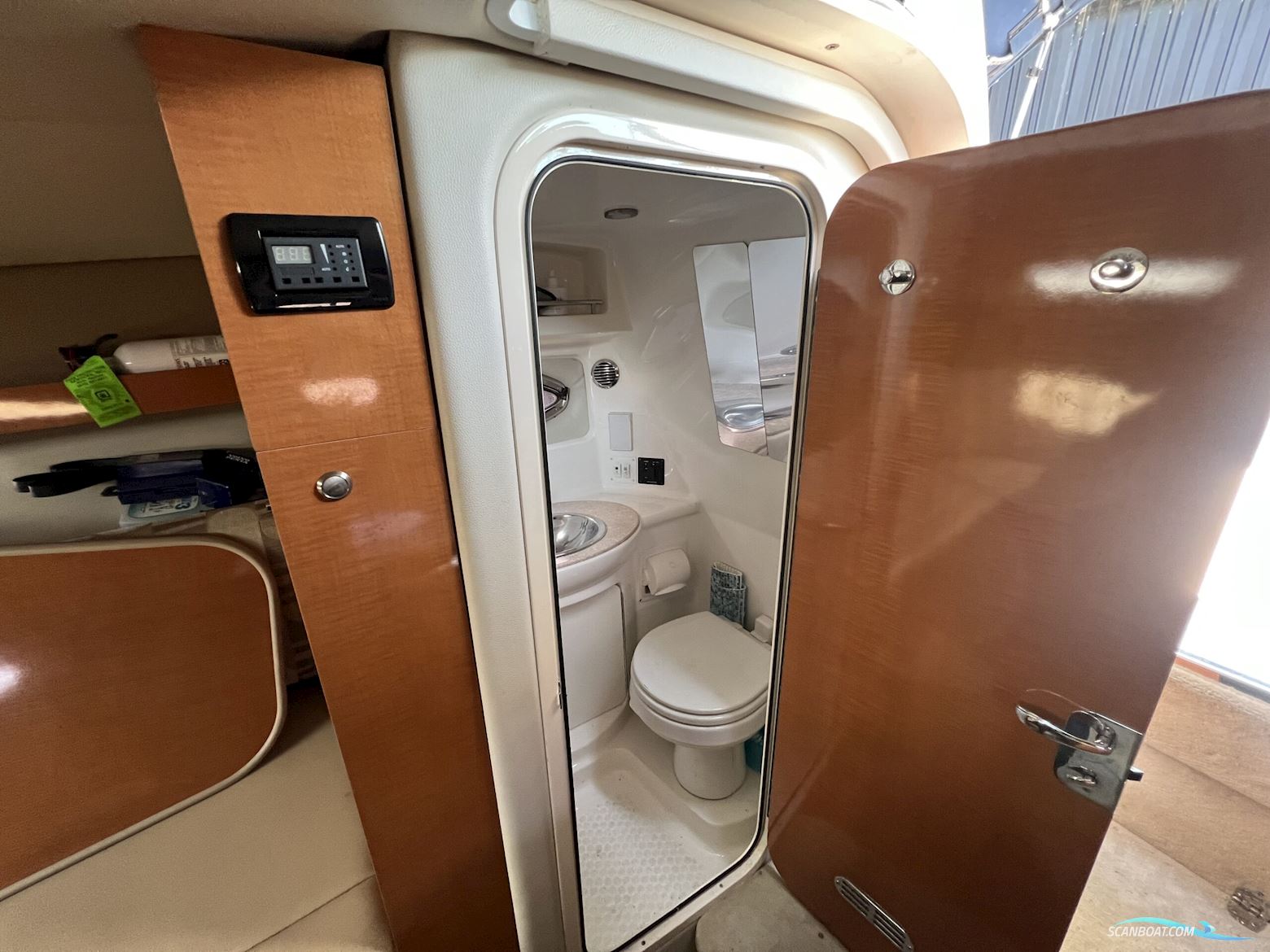 Chaparral 250 Signature