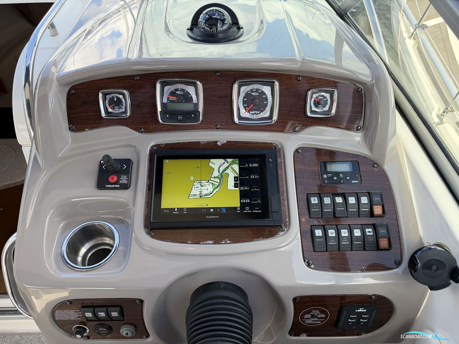 Chaparral 270 Signature