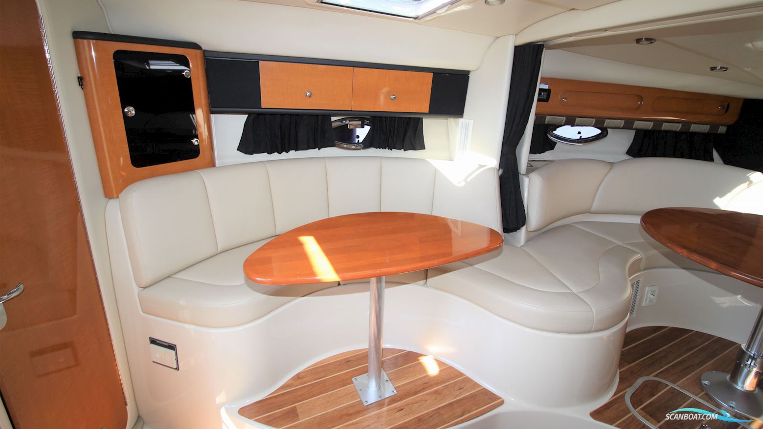 Chaparral 330 Signature 