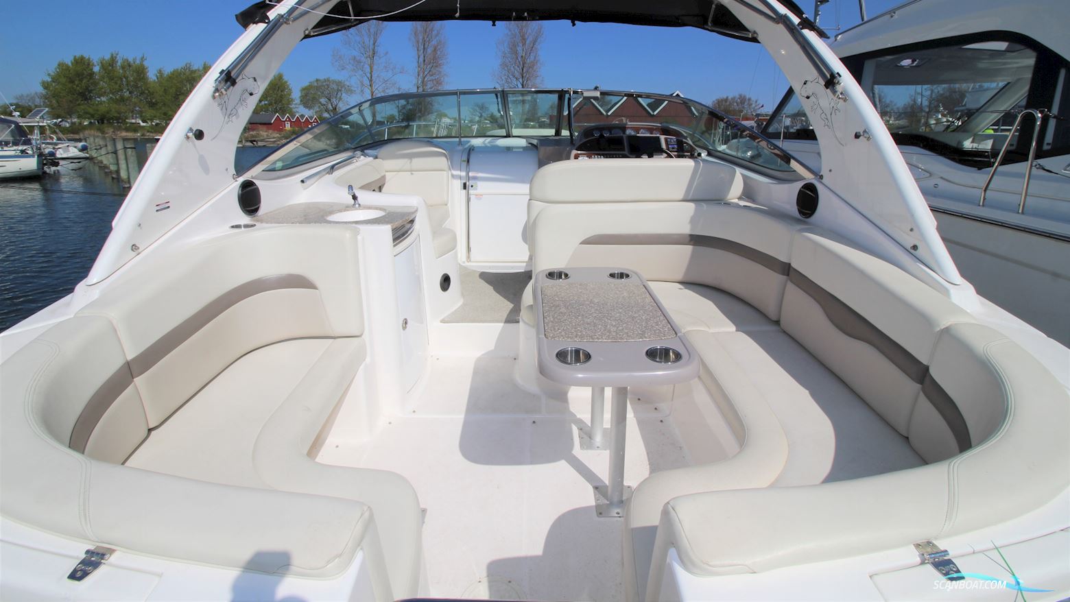 Chaparral 330 Signature 