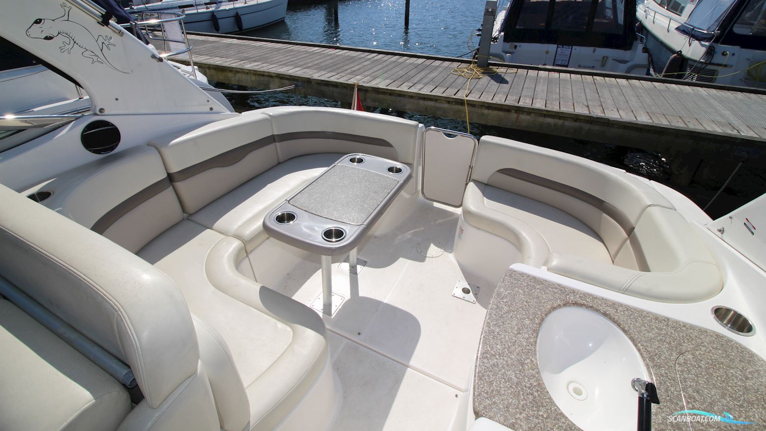 Chaparral 330 Signature 
