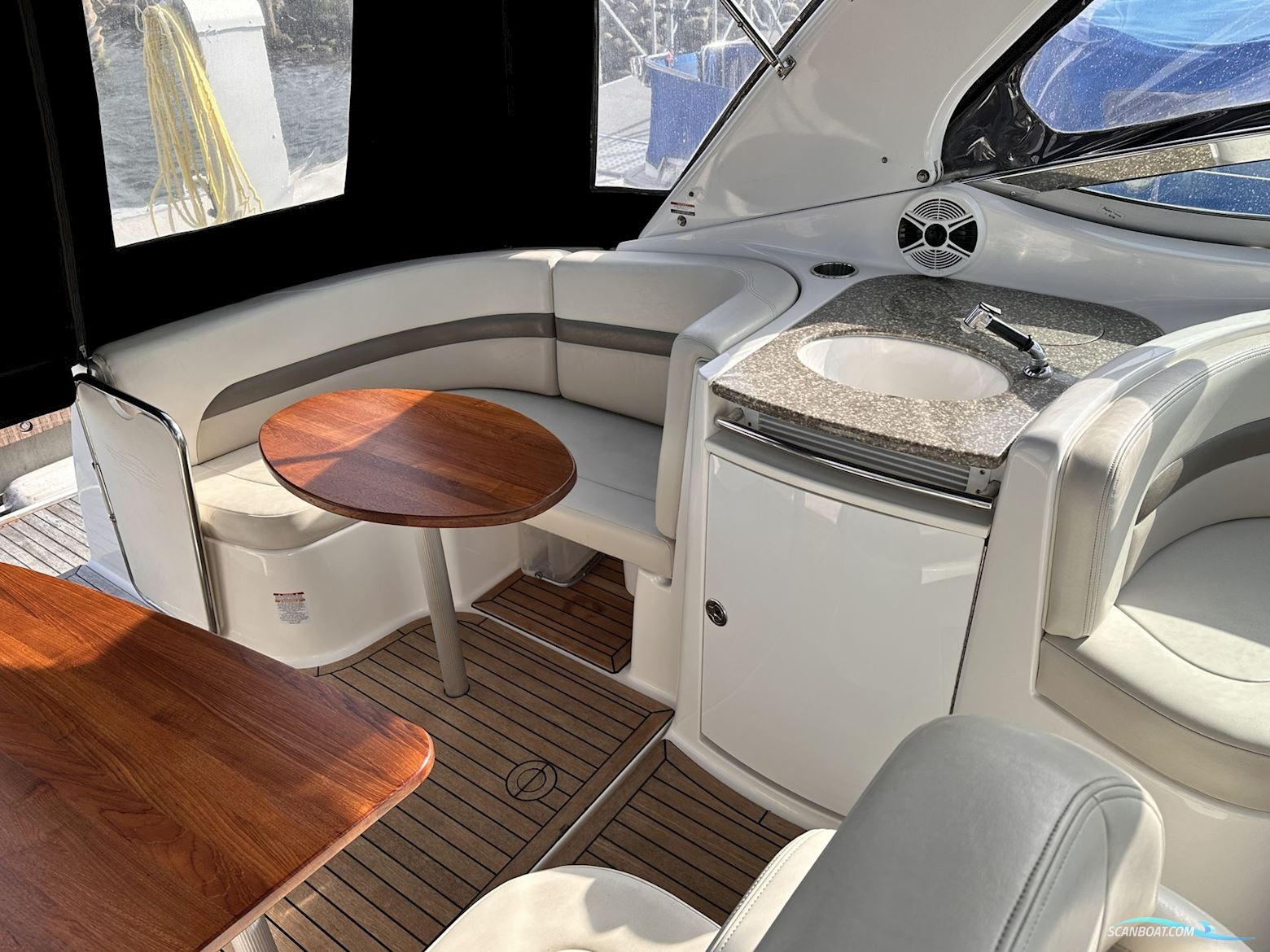 Chaparral 330 Signature