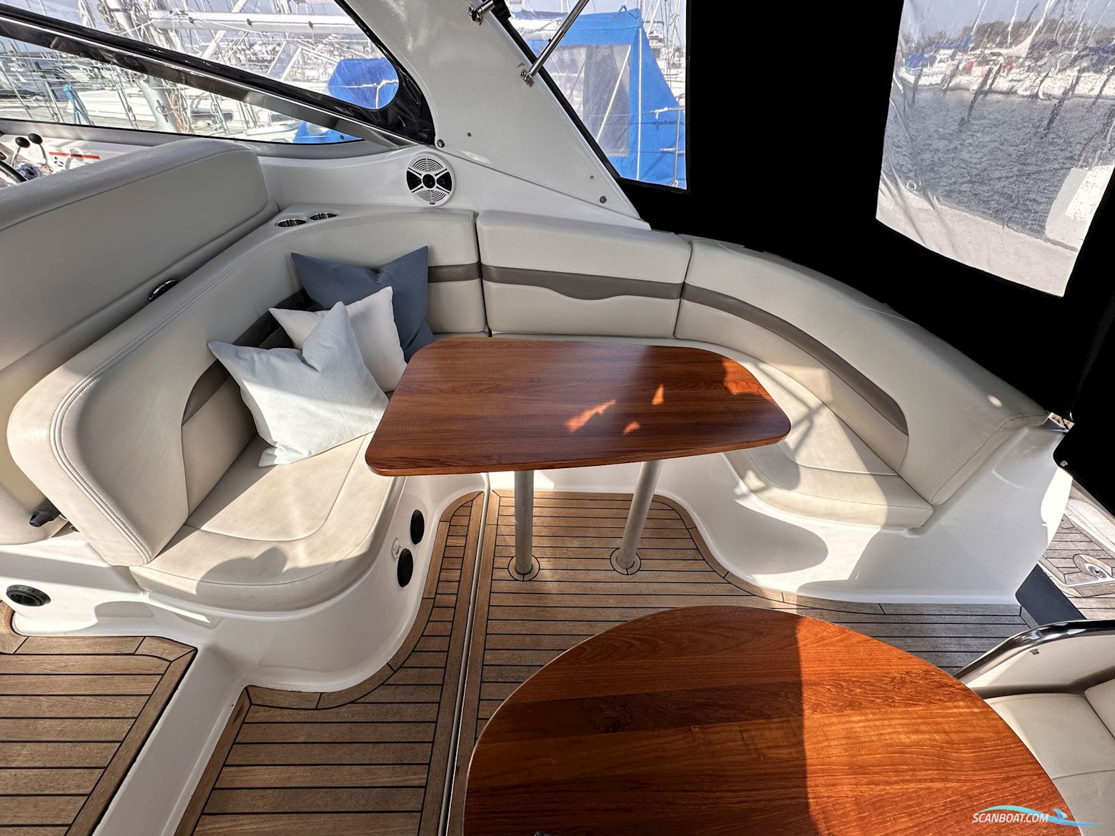 Chaparral 330 Signature