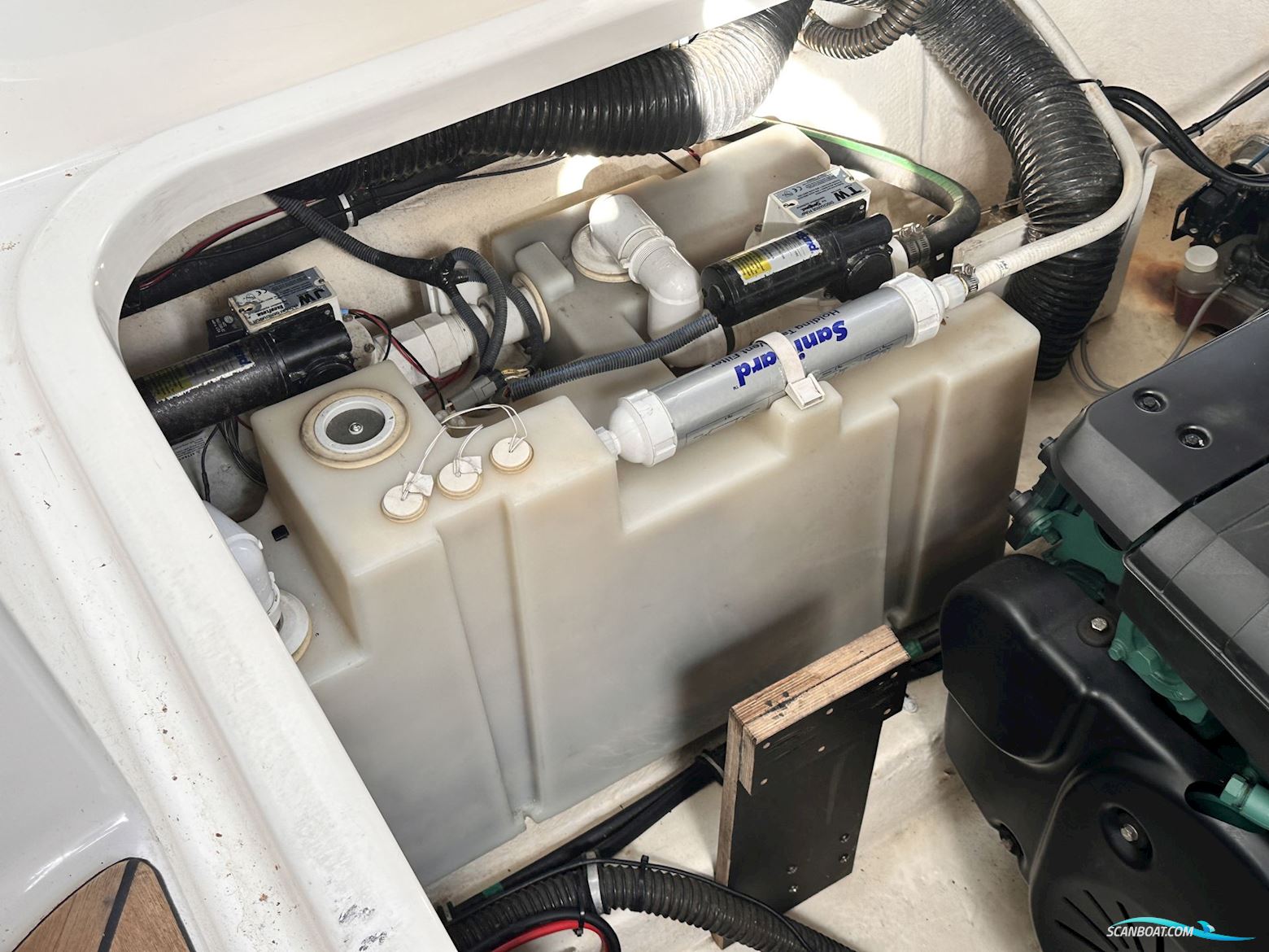 Chaparral 330 Signature