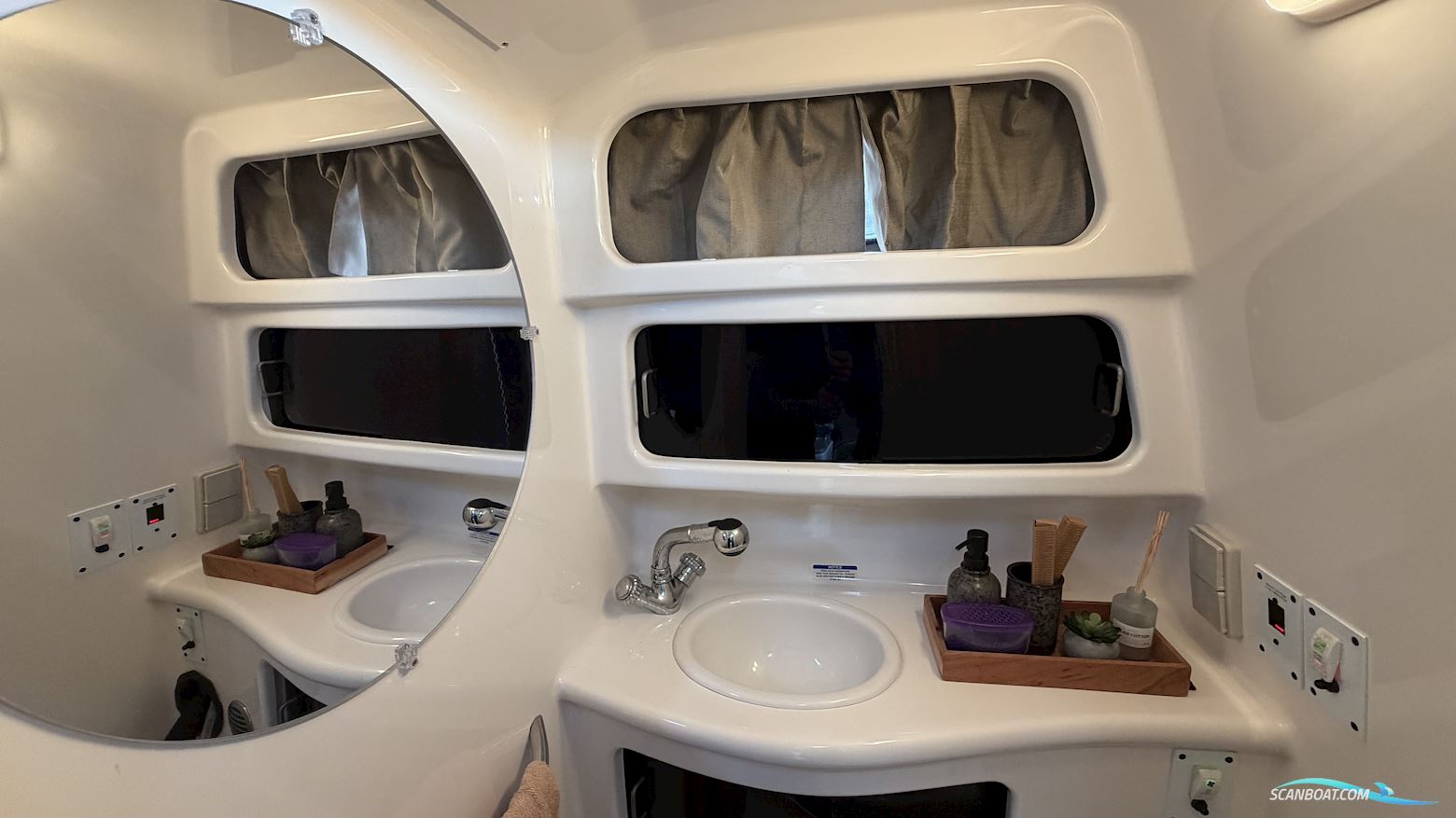 Chaparral Signature 260