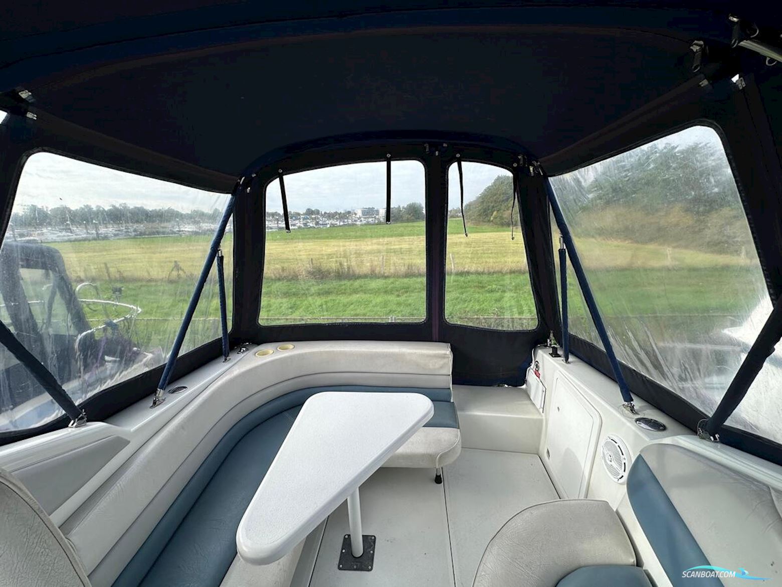 Chris Craft  262 Crowne