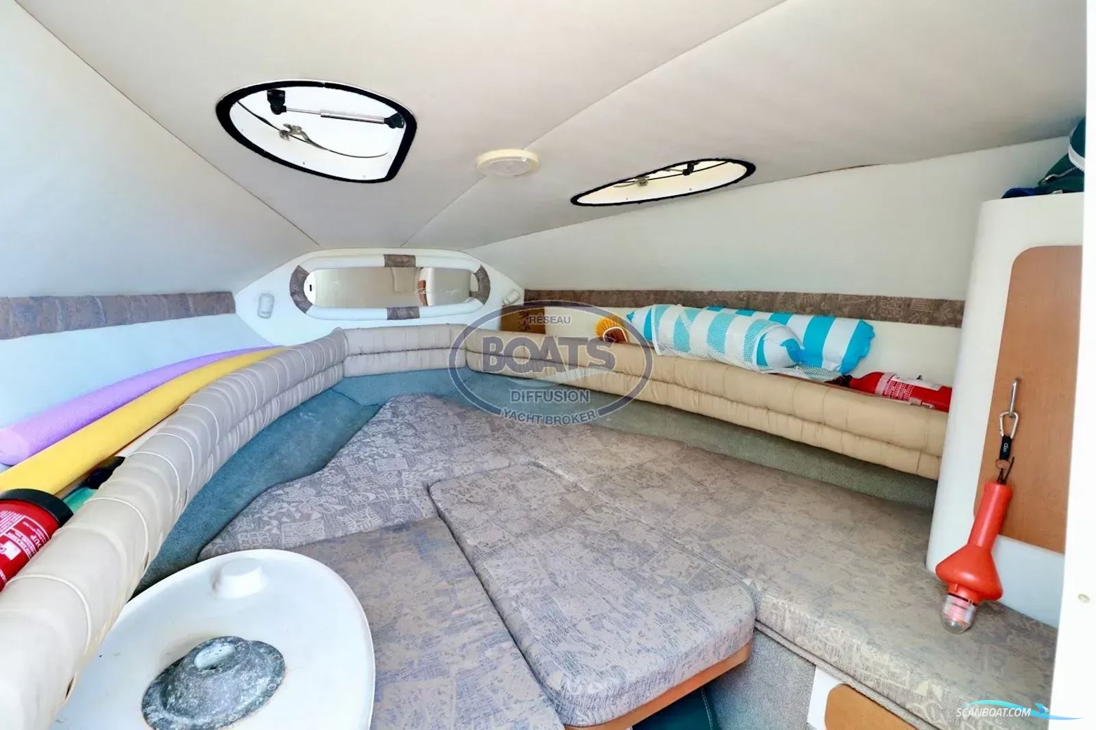 Chris Craft 245 Cuddy Laine