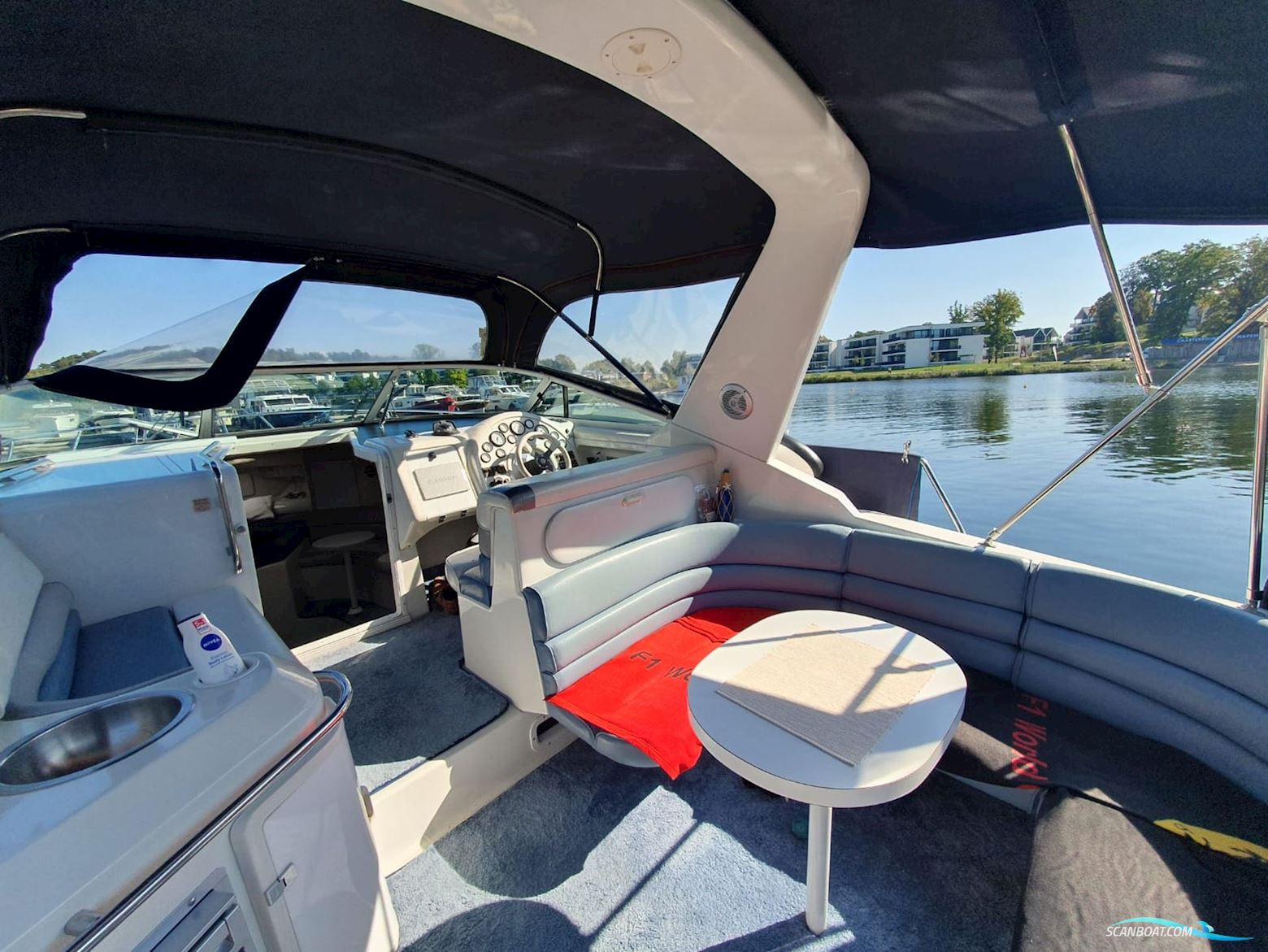Chris Craft 302 Crowne