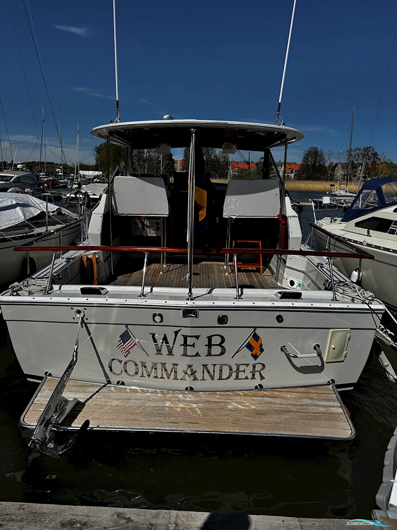 Chris-Craft 31 Commander