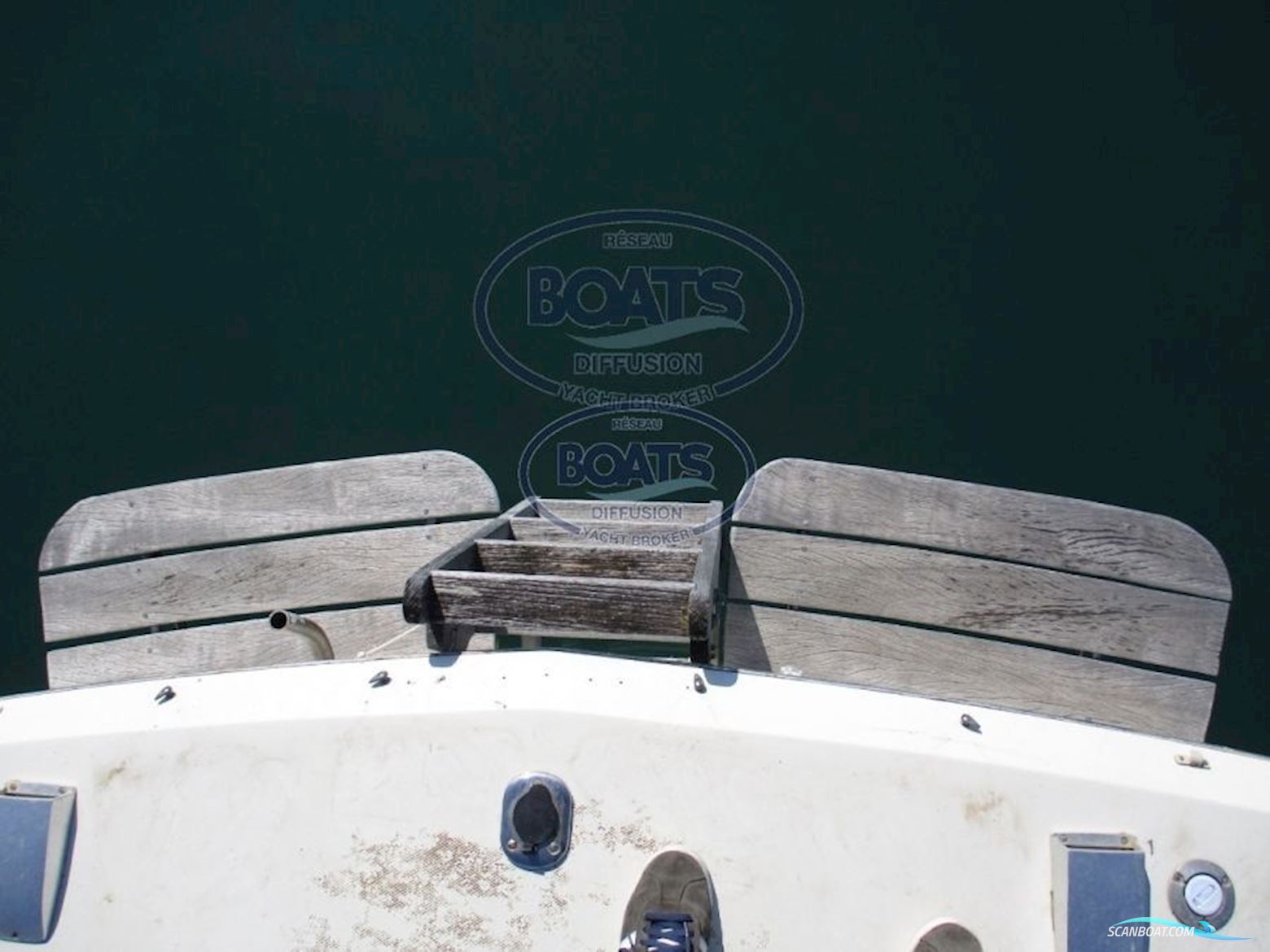 CHRIS CRAFT COMMANDER 27