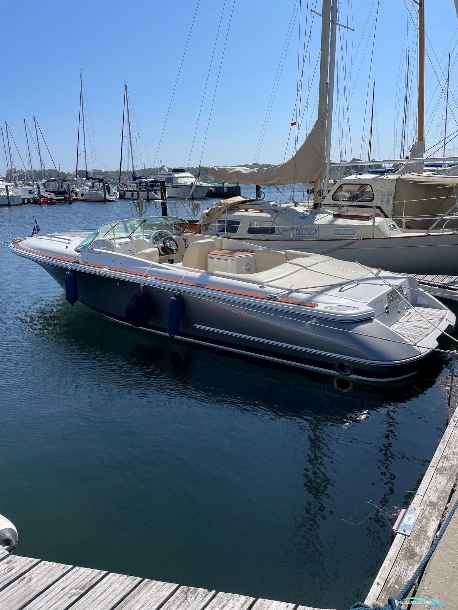 Chris Craft Corsair 25