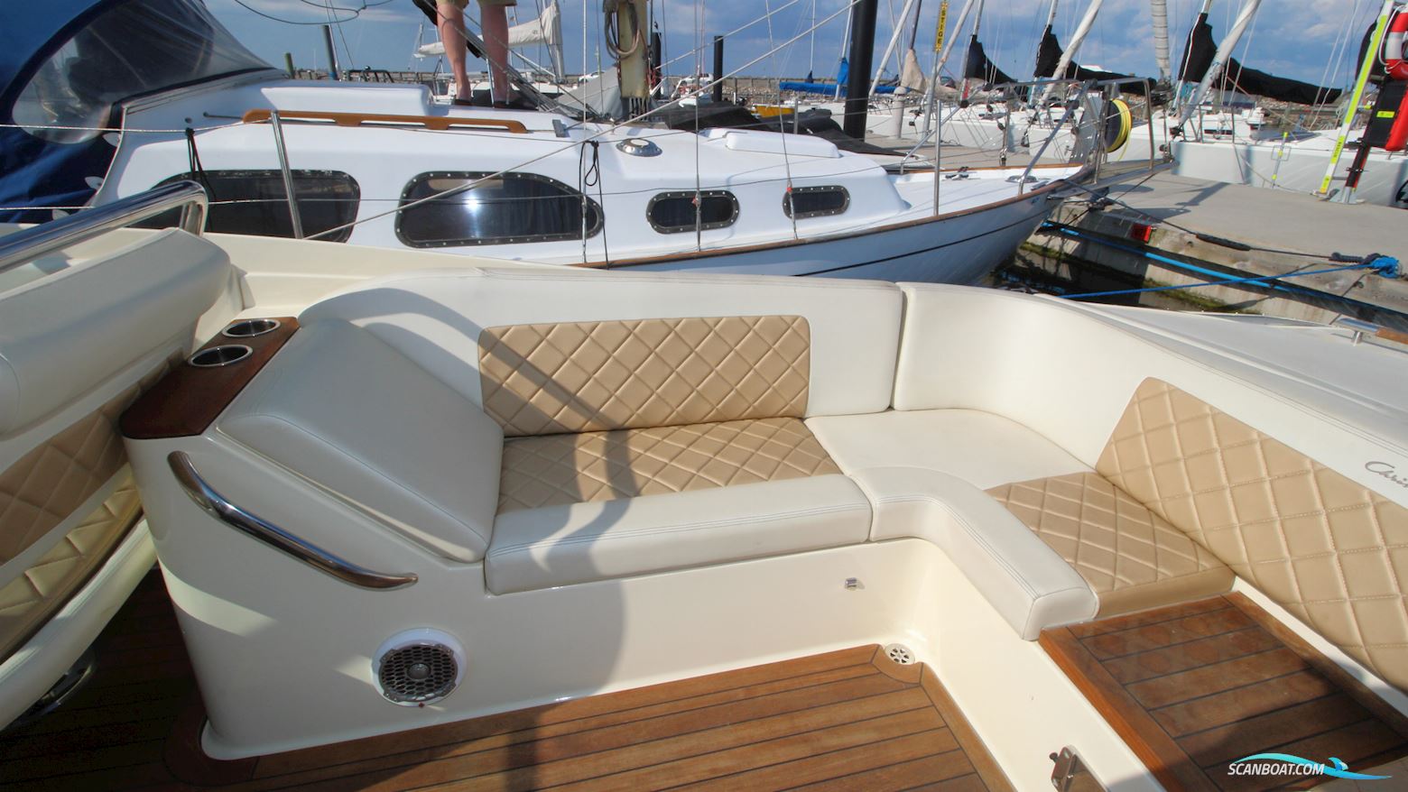 Chris Craft Corsair 28