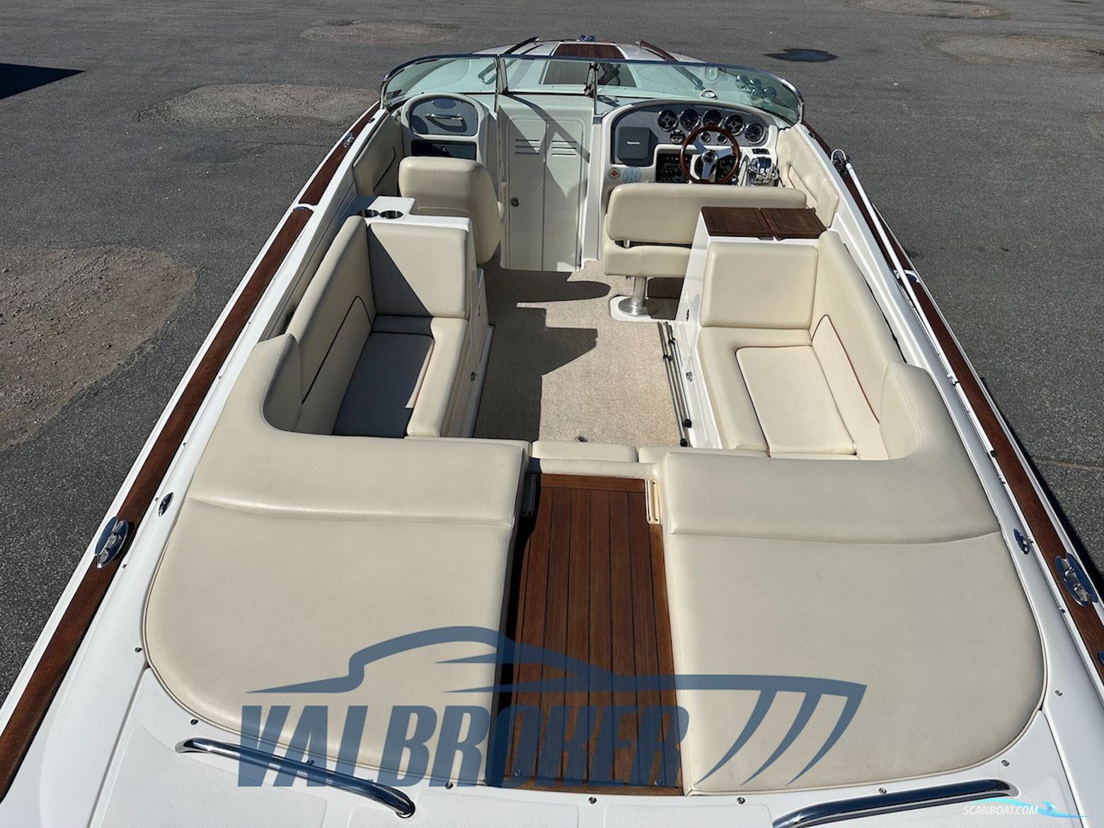 CHRIS CRAFT CORSAIR 28