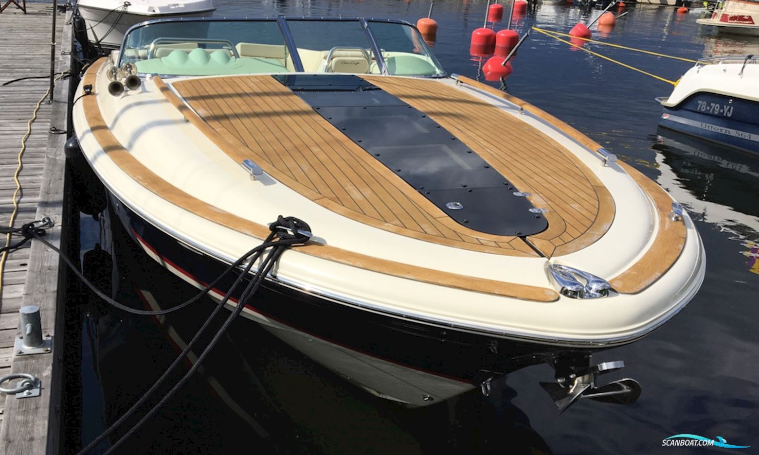 Chris-Craft Corsair 32