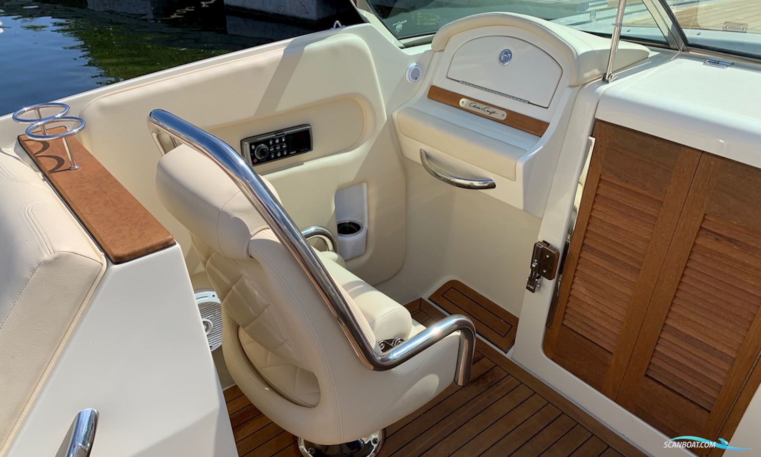 Chris-Craft Corsair 32