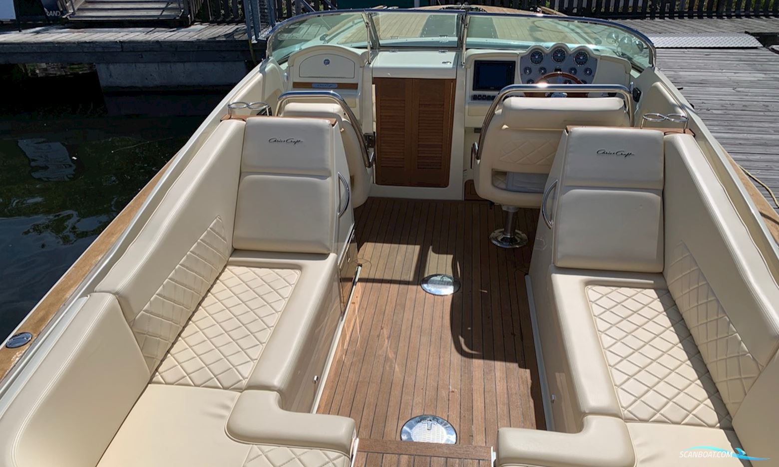 Chris-Craft Corsair 32