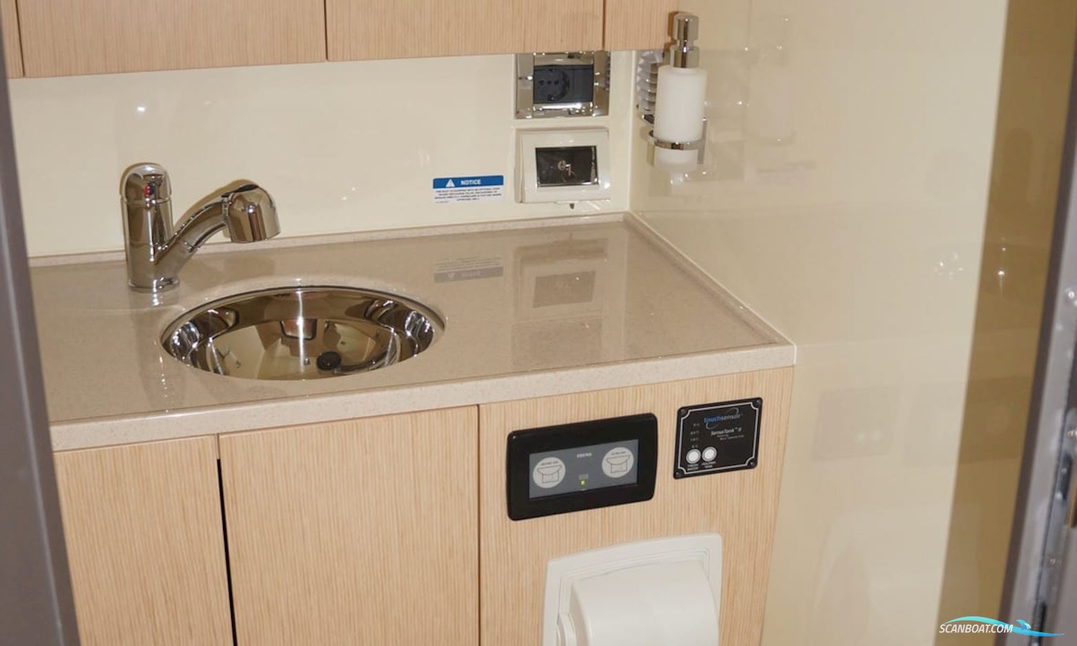 Chris-Craft Corsair 32