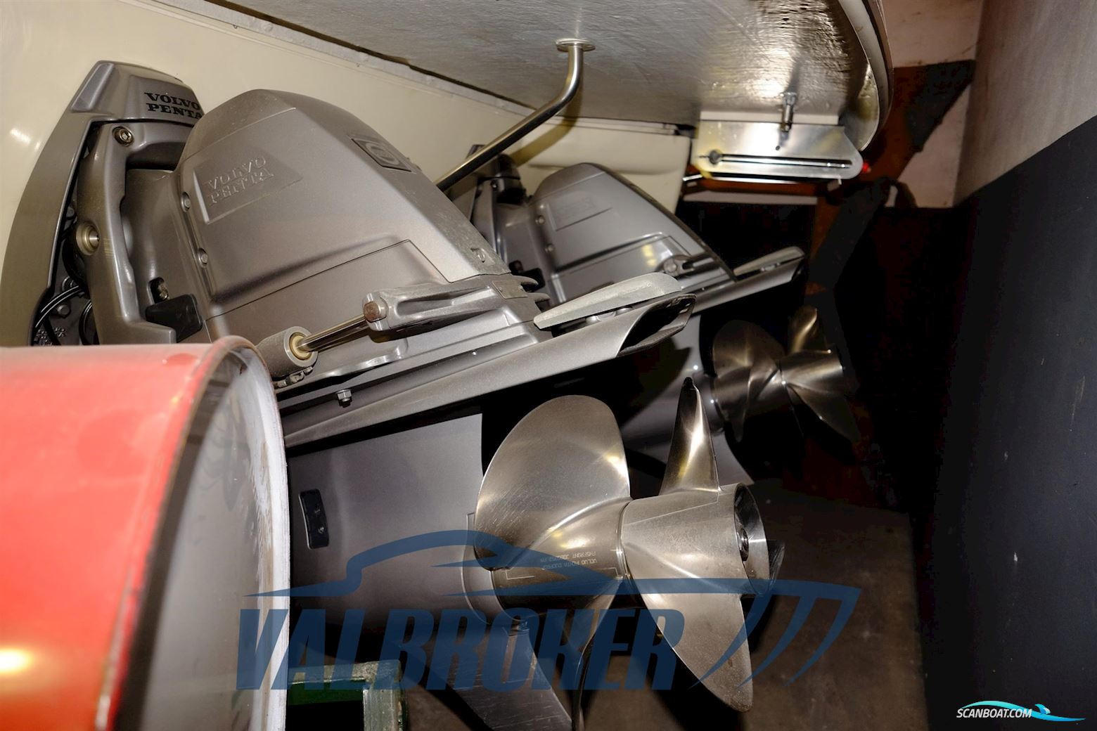 CHRIS CRAFT CORSAIR 32