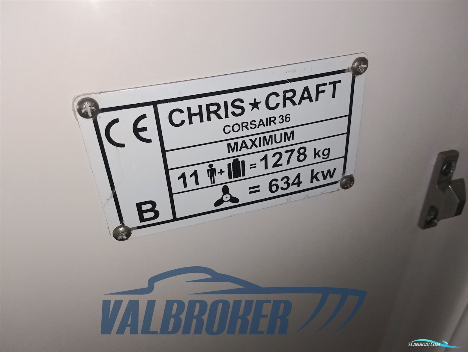 CHRIS CRAFT CORSAIR 36