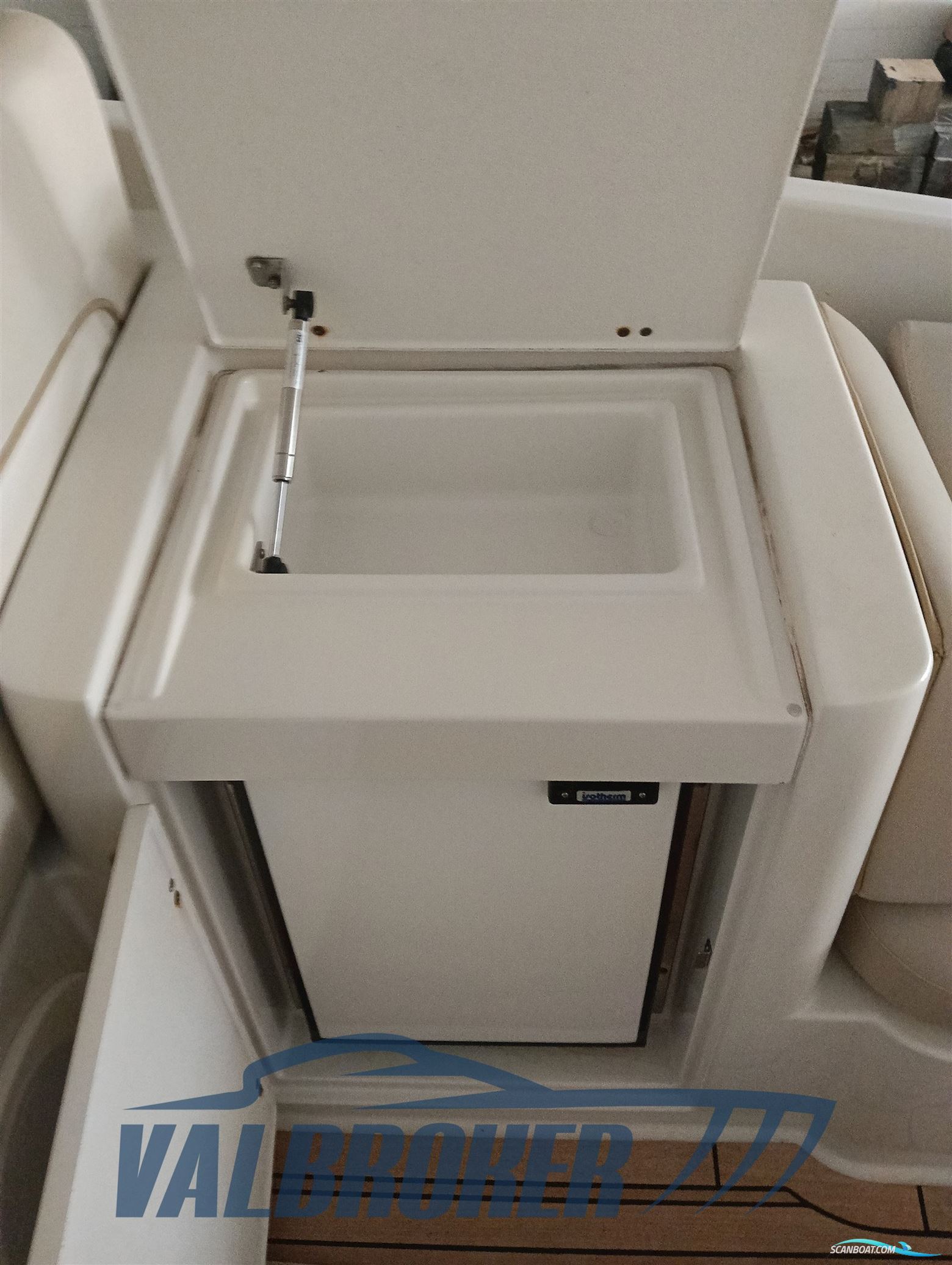 CHRIS CRAFT CORSAIR 36