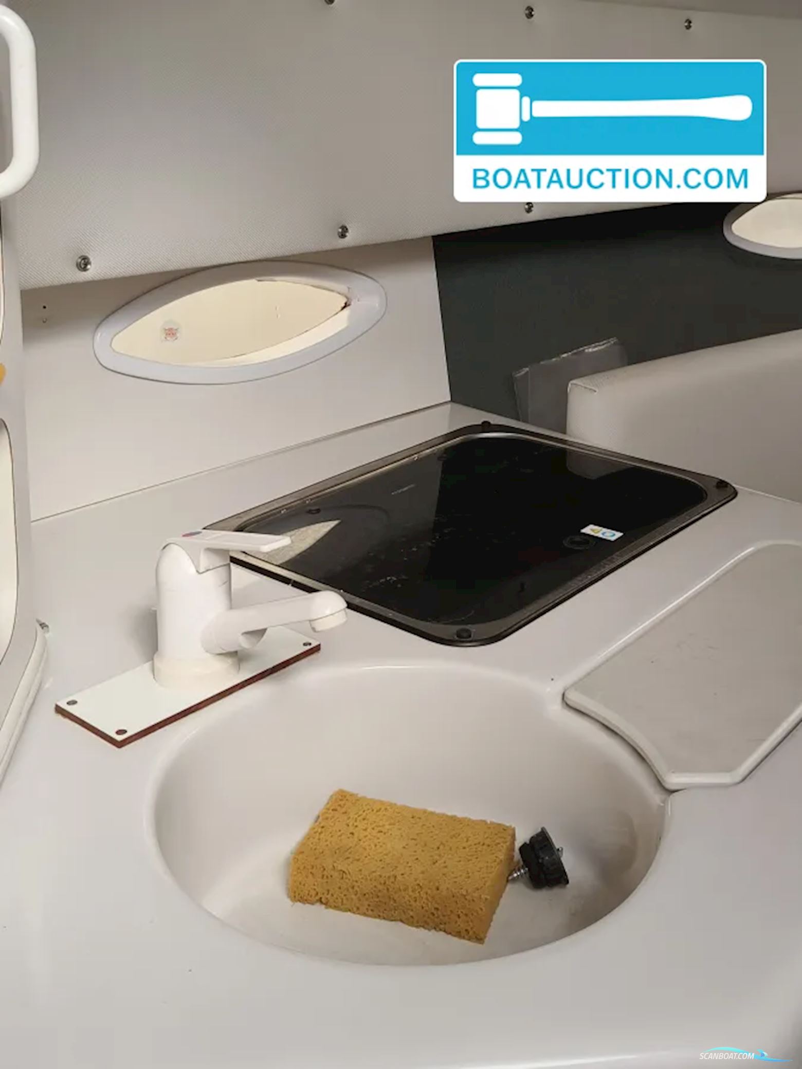CHRIS CRAFT Crowne 262