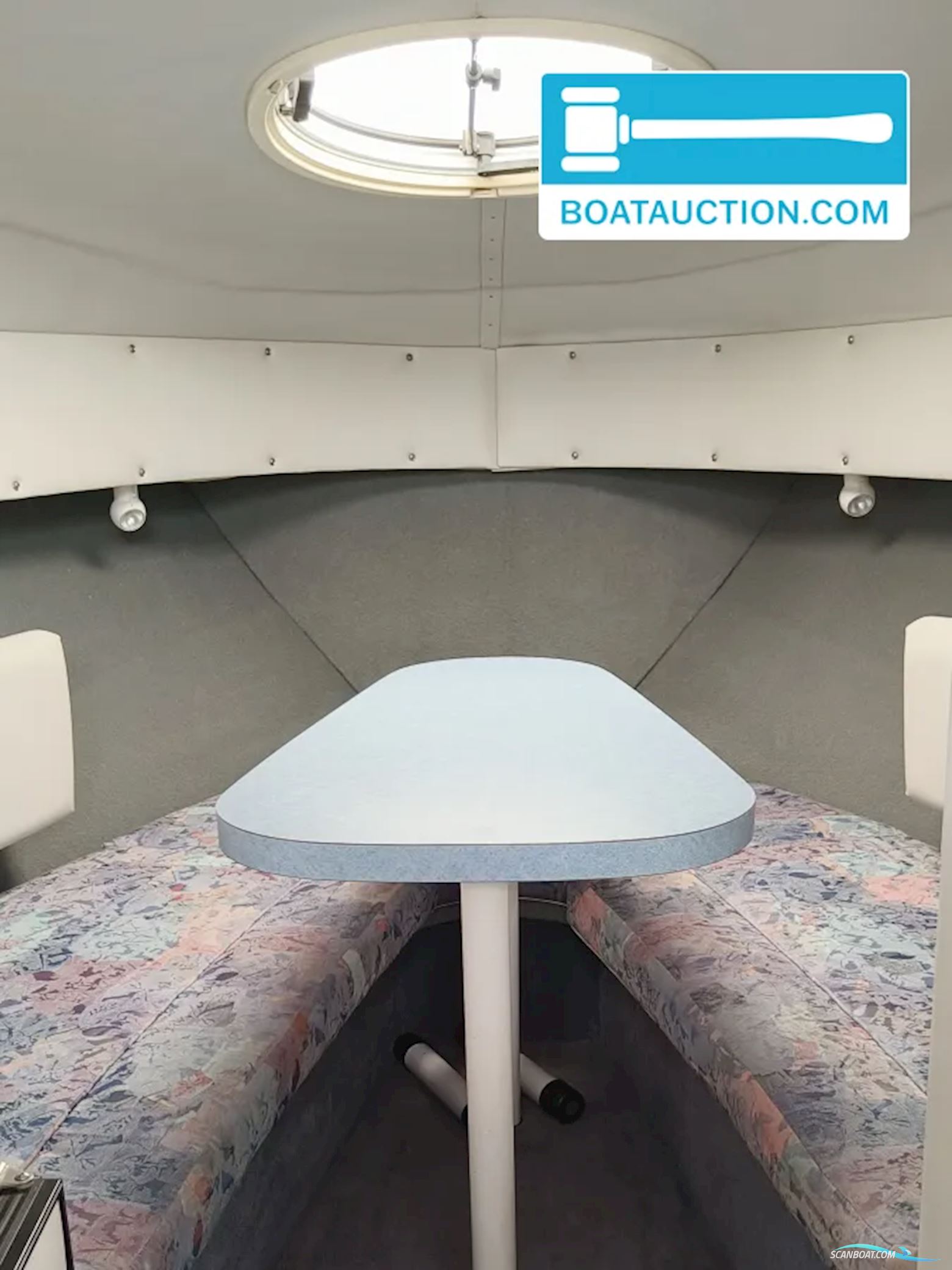 CHRIS CRAFT Crowne 262
